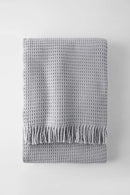 Jeté basic gauffré gris pâle