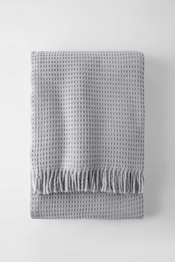 Jeté basic gauffré gris pâle