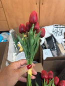 Bouquet de 6 tulipes réaliste en rouge-vin
