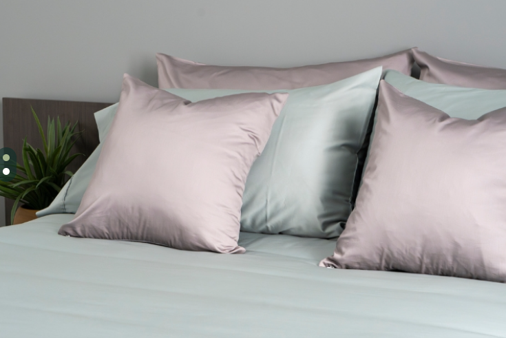 (Fait au Québec ) Draps 100% Coton Organique 300 Fils Le blanc est marguerite donc un peu de jaune