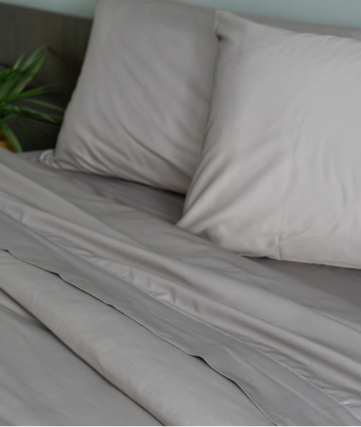 (Fait au Québec ) Draps 100% Coton Organique 300 Fils Le blanc est marguerite donc un peu de jaune