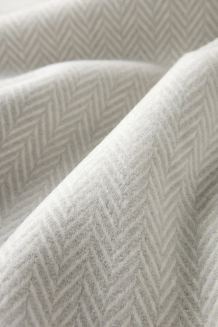 Jeté Skyline gris pâle