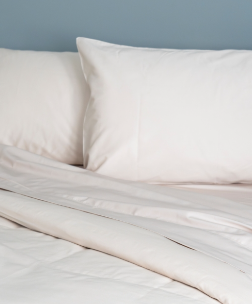 (Fait au Québec ) Draps 100% Coton Organique 300 Fils Le blanc est marguerite donc un peu de jaune